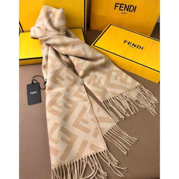 desc_fendi-brown-and-beige-wool-scarf_4