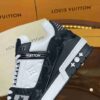 desc_louis-vuitton-lv-trainer-sneaker----1a9jgb_4