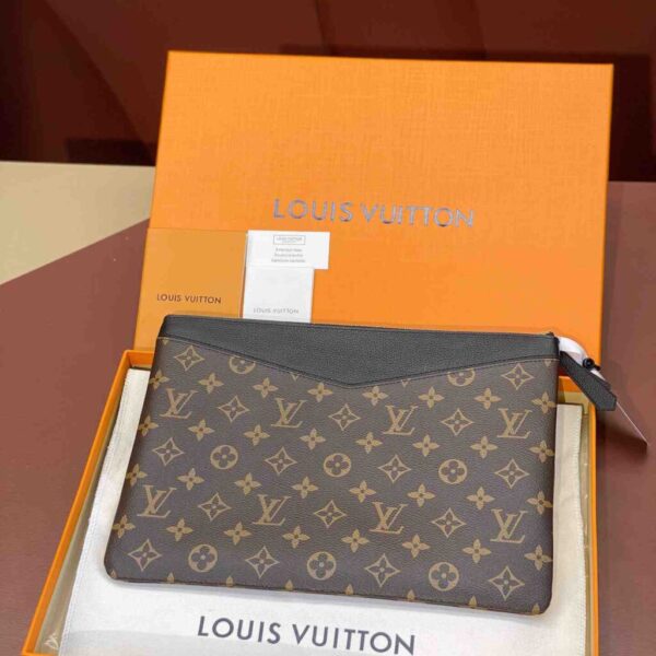 Louis Vuitton Daily Pouch