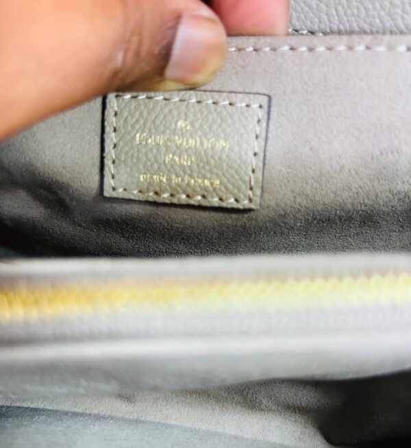 Louis Vuitton Pochette Métis East West - Image 6