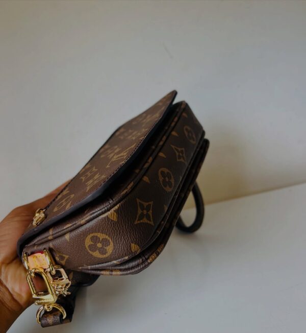 Louis Vuitton Pochette Metis East West Bag - Image 6