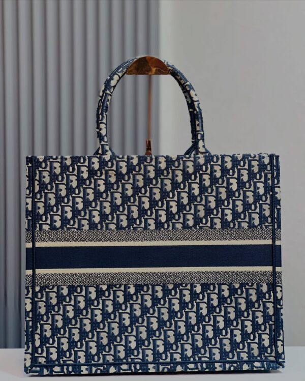 Christian Dior Large Oblique Embroidery Book Tote - Image 2