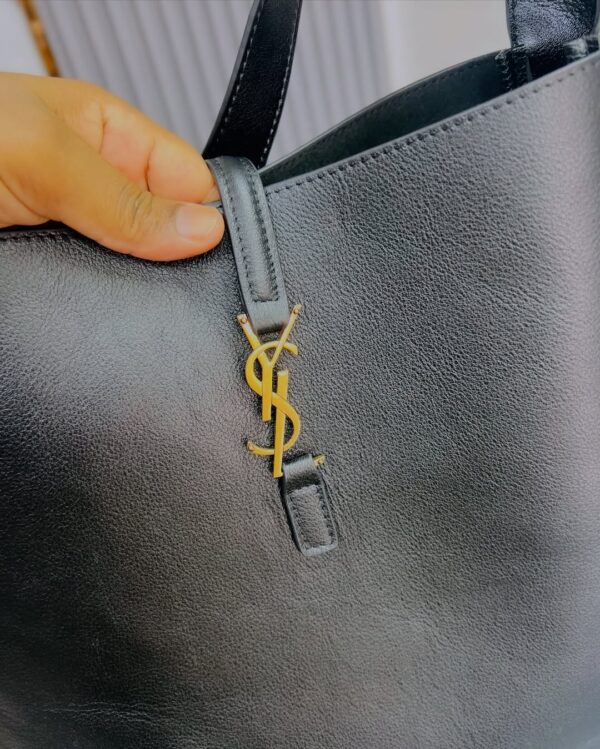 Saint Laurent Le 5 à 7 Supple Large Leather Shoulder Bag - Image 3
