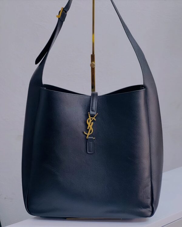Saint Laurent Le 5 à 7 Supple Large Leather Shoulder Bag - Image 6