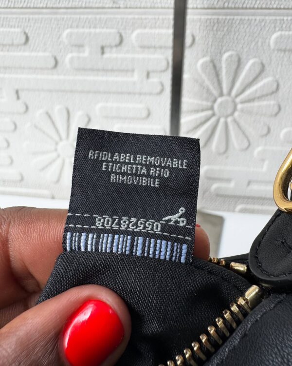 Fendi Small Fendigraphy Shoulder Bag - Image 8