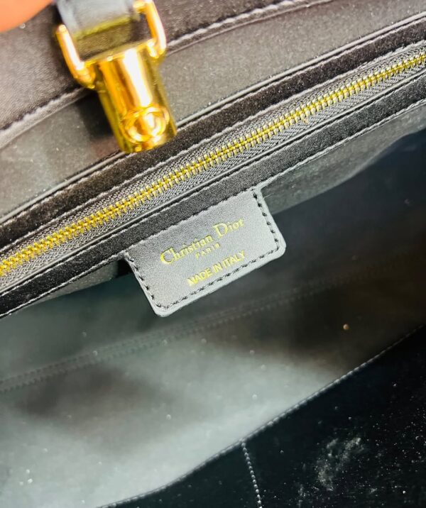 Dior Medium Toujours Bag - Image 6