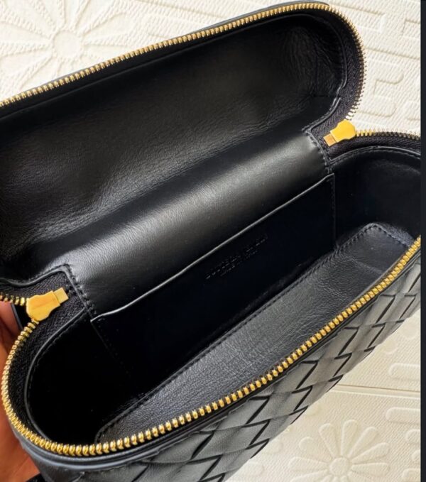 Bottega Veneta Intrecciato Bang Vanity Case - Image 2