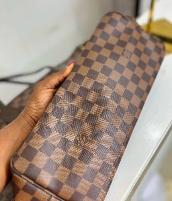 Louis Vuitton Neverfull Tote Bag - Image 4
