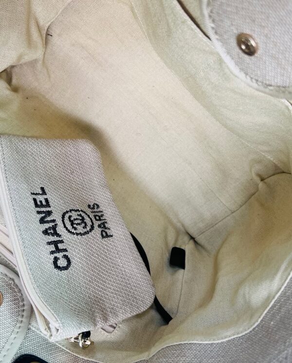 Chanel Medium Deauville tote bag - Image 3