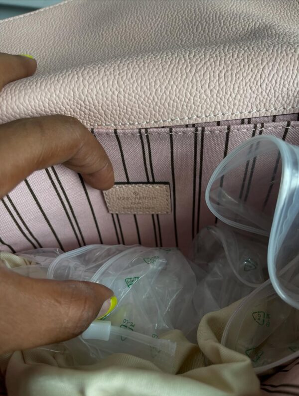 Louis Vuitton Pochette Métis in Pink