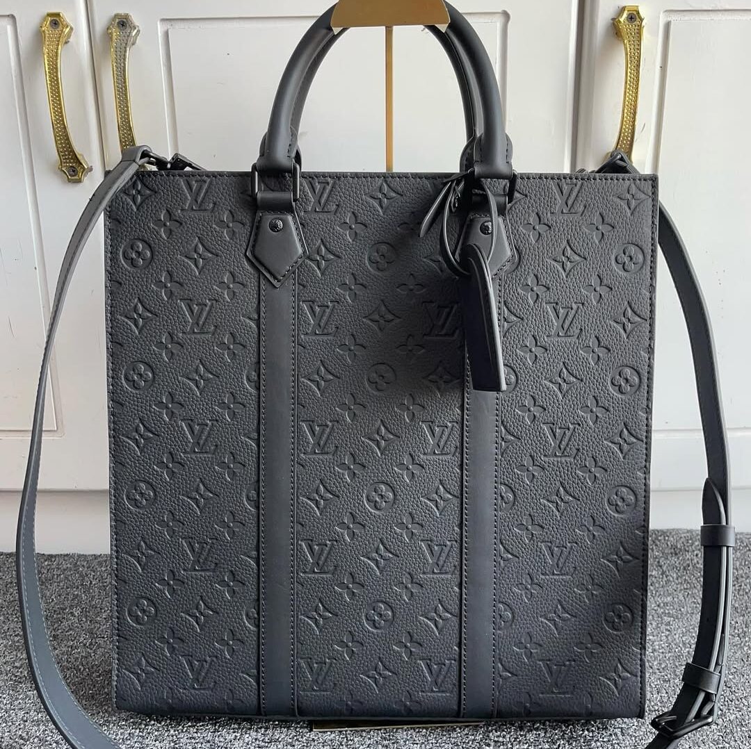 Louis Vuitton Sac Plat Cross Bag in Monogram Taurillon leather