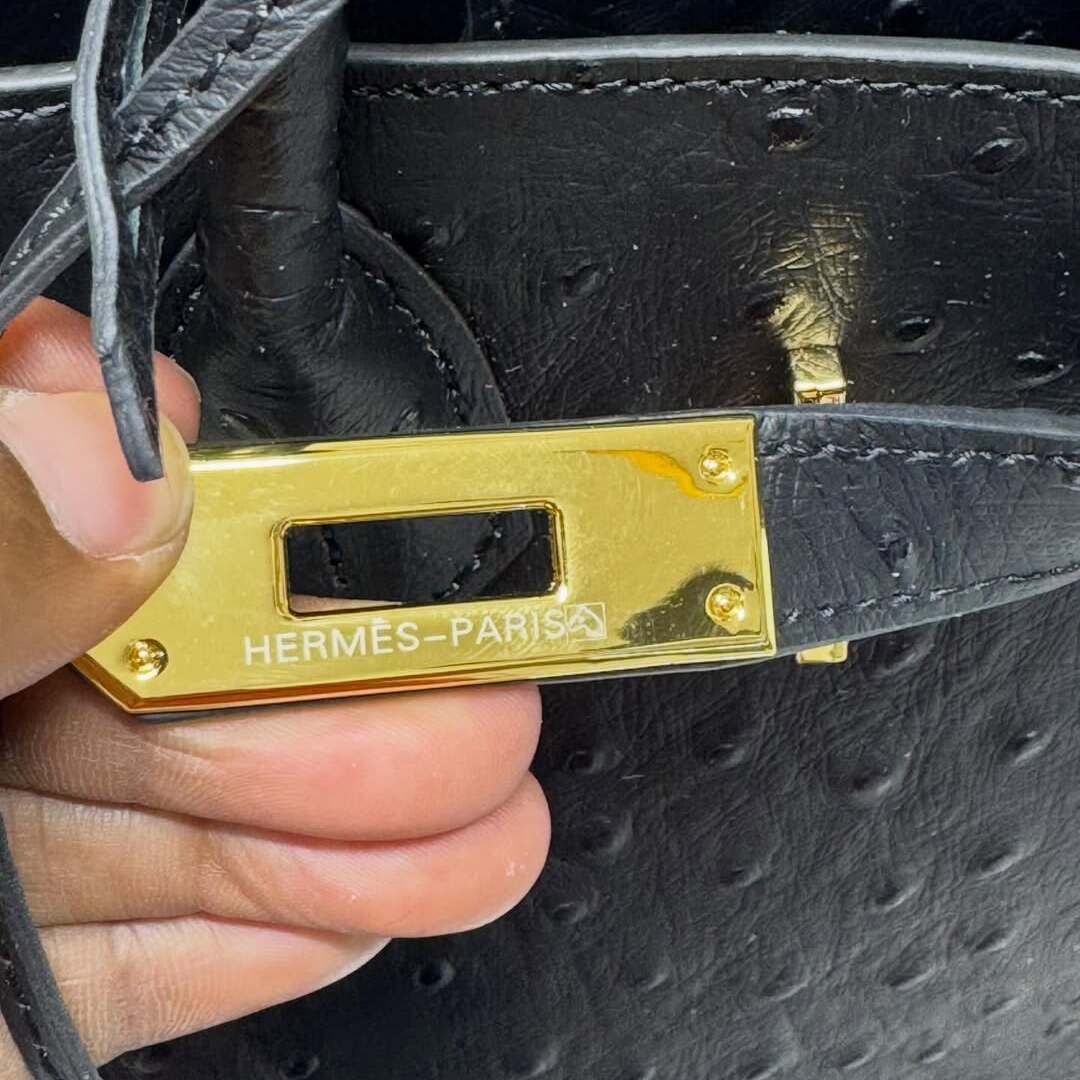 Hermès Birkin 30 in Black Ostrich Leather - Image 4