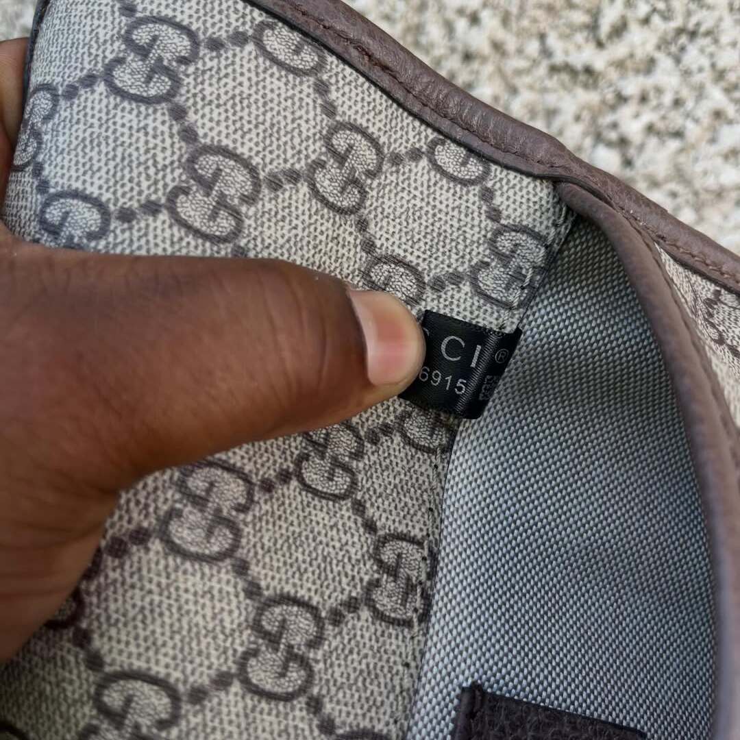 The Gucci Neo Vintage GG Supreme Belt Bag - Image 10